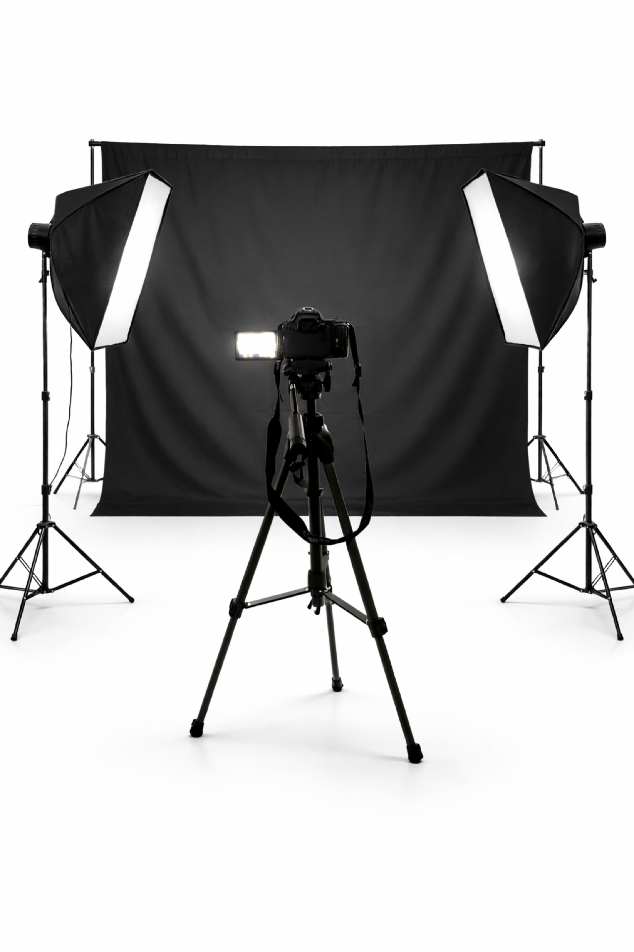Studioul mobil Tolga PhotoArt — fundal negru, lumini softbox și trepied